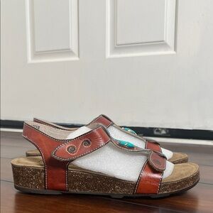 L'Artiste by Spring Step Soothing Ankle Strap Platform Leather Sandal size 39